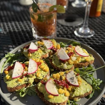Wimberley Inn + Bar - Hotels Near Me - Wimberley, Texas