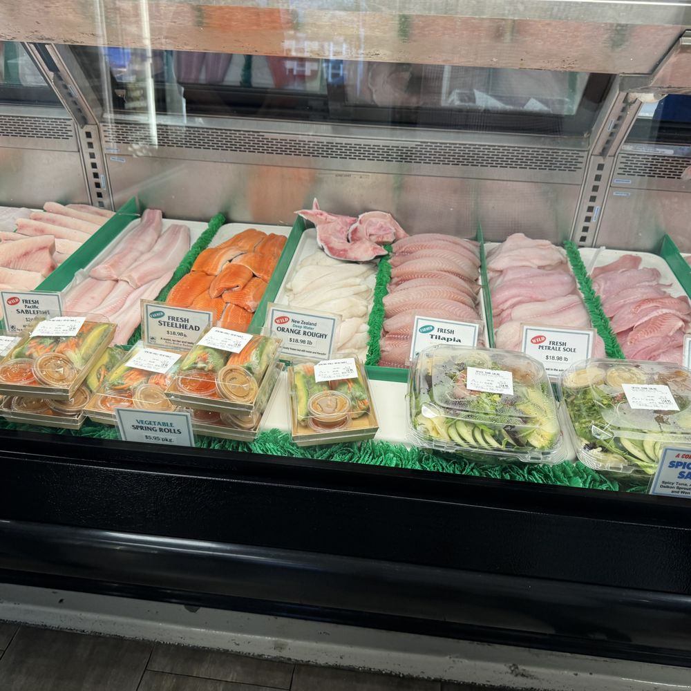Fresh fish display case 2