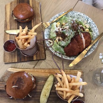 Café Fig - Kids cheeseburger, chicken sandwich, Cesar Salad with Katsu chicken - Cafes Near Me - Los Angeles, California