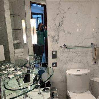 香港康得思酒店 - Bathroom - Hotels Near Me - Hong Kong, HK 香港康得思酒店 - Bathroom - Hotels Near Me - Hong Kong, HK