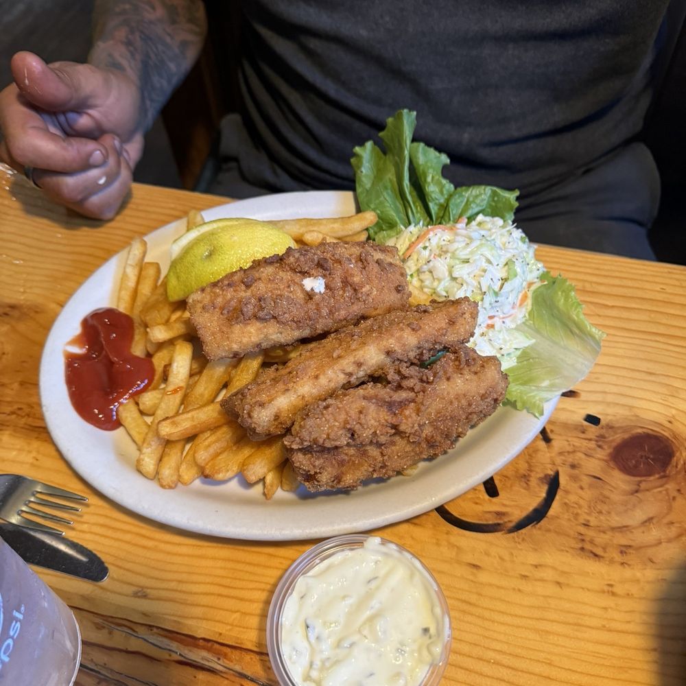Descanso Junction Restaurant - Fish and chips - American Near Me - Descanso, California