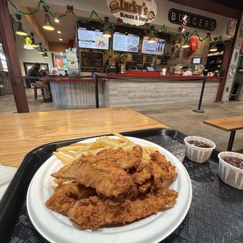 Lucky's Burger and Brew- Marietta - Chicken Tenders - Burgers Near Me - Marietta, Georgia