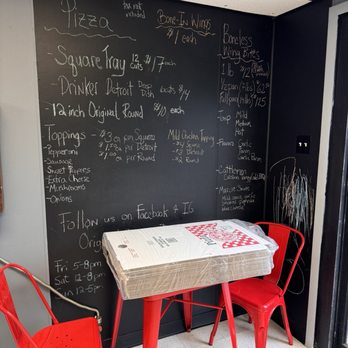 Original Pizza on Drinker - Menu - Pizza Near Me - Dunmore, Pennsylvania