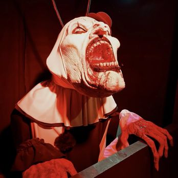 Halloween Horror Nights - Terrifier anamatronic - Haunted Houses Near Me - Los Angeles, California Halloween Horror Nights - Terrifier anamatronic - Haunted Houses Near Me - Los Angeles, California