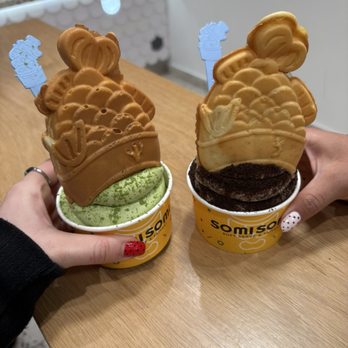 Somisomi - Matcha soft serve taiyaki and Cookies and cream taiyaki - Desserts Near Me - Temecula, California