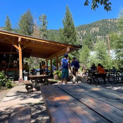 Mazama Store - Cute lil outside area.
