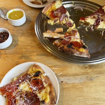 Horn O Plenty - The Zing pizza! - Pizza Near Me - Bedford, Pennsylvania Horn O Plenty - The Zing pizza! - Pizza Near Me - Bedford, Pennsylvania