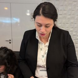 Pau Cassals VIP Lounge - She's not here to help you!