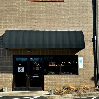 Anywhere’z Fine - the front of a restaurant - Barbeque Near Me - Hudson, North Carolina Anywhere’z Fine - the front of a restaurant - Barbeque Near Me - Hudson, North Carolina