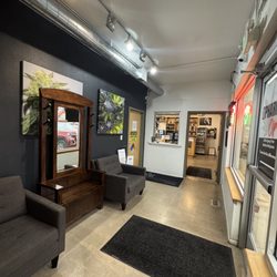 Grant Pharms MMC - Front Entryway View 2