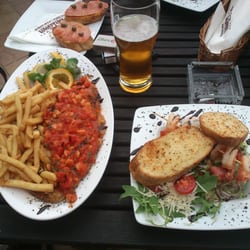 Restauracja i Pizzeria Portowa - Sałatka z krewetkami, łosoś w pomidorowym sosie, bruscchetty, piwo