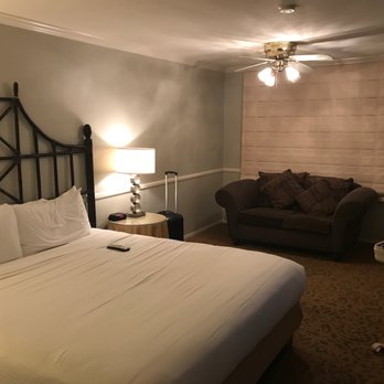 The Morgan - Nice large king bed room - Hotels Near Me - San Simeon, California The Morgan - Nice large king bed room - Hotels Near Me - San Simeon, California