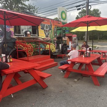 Taco N Madre - Food Trucks Near Me - Gaithersburg, Maryland