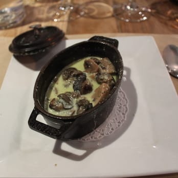 Le Petit Pontoise - pot of snails - Bistros Near Me - Paris, 75 Le Petit Pontoise - pot of snails - Bistros Near Me - Paris, 75