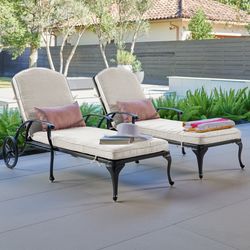 Fortunoff Backyard Store