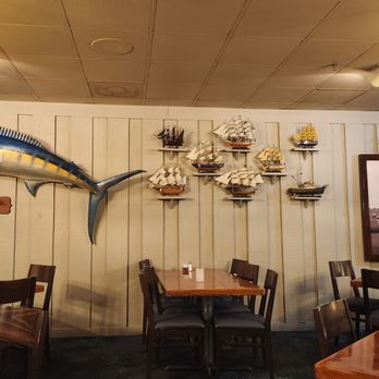 Chesapeake House - Decor - Seafood Near Me - Myrtle Beach, South Carolina