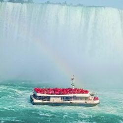 Queen Tour Niagara Falls Tours - Hornblower Boat Cruise