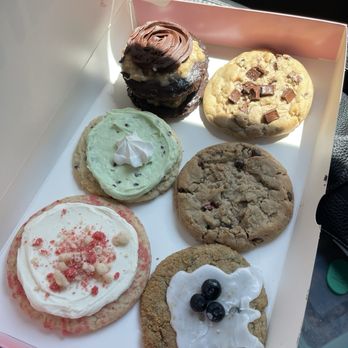 Crumbl - Milpitas - cookies - Bakeries Near Me - Milpitas, California