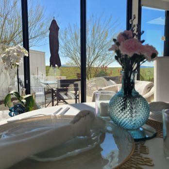 The New Inn - In suite service is exceptional. View of the wall of windows to the vineyards. - Hotels Near Me - Temecula, California