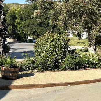 Pristine Gardenscape - Decomposed granite with lumber border - Landscaping Near Me - Calabasas, California