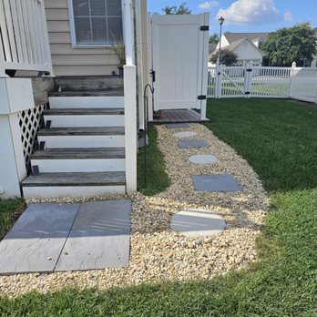 Seaside Lawnscapes - Walkway from outdoor shower to deck/porch - love it!! - Landscaping Near Me Seaside Lawnscapes - Walkway from outdoor shower to deck/porch - love it!! - Landscaping Near Me