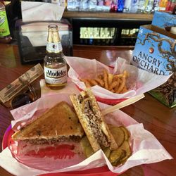 Terry's Pontiac Lake Inn - Party melt fries and beer!