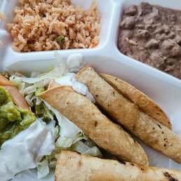 Flautas De Pollo / 17. Chicken Flautas