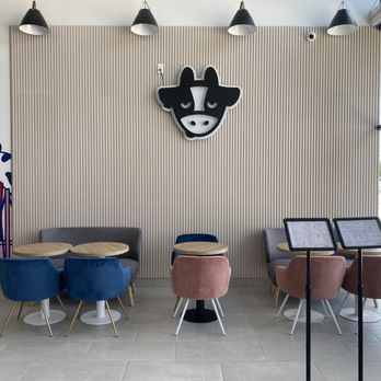 Lazi Cow - Frisco - Sitting area - Bubble Tea Near Me - Frisco, Texas Lazi Cow - Frisco - Sitting area - Bubble Tea Near Me - Frisco, Texas