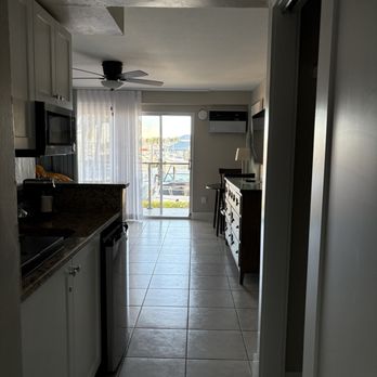 Cove Inn On Naples Bay - Guest room - entrance - Hotels Near Me - Naples, Florida