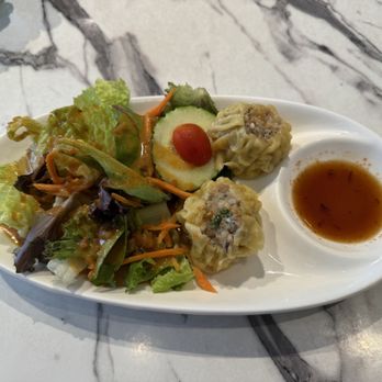 Niyom Thai Kitchen - Thai Near Me - Flushing, New York