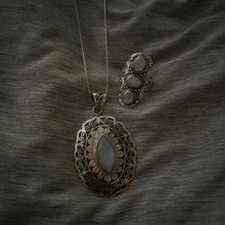 David's Antiques and Jewelry - Moonstone
