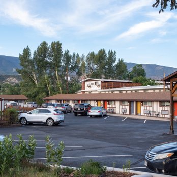 Loyal Duke Lodge - Exterior - Hotels Near Me - Salida, Colorado