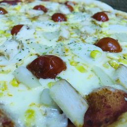 Pizza Society - arma tu pizza: crema, tocino tomates cherrry, choclo - pizza, food - Pizzería Near Me - Santiago, RM