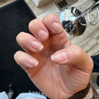 ESSENTIAL NAIL BAR - Other hand.... Nail ended up breaking. Again, 3 days later - Nail Salons Near Me - Birmingham, Michigan