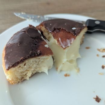 Jelly Donut - Boston cream donut - Donuts Near Me - Indio, California Jelly Donut - Boston cream donut - Donuts Near Me - Indio, California