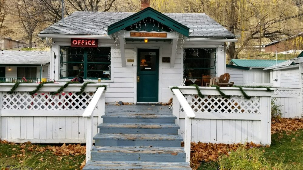 RIGGINS MOTEL Updated September 2024 15 Photos & 13 Reviews 615 S