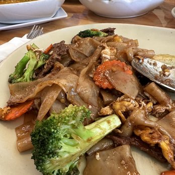 Basil & Co - Thai Near Me - Diamond Bar, California