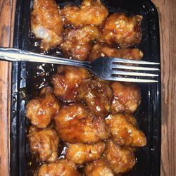 Ling Ling Chinese Restaurant - general tso's