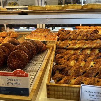 Paris Baguette - Bakeries Near Me - Edison, New Jersey Paris Baguette - Bakeries Near Me - Edison, New Jersey