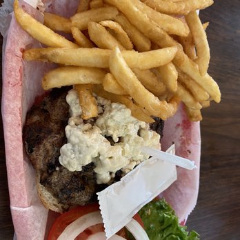 The Breakers Restaurant - Blue cheese Burger - American Near Me - New Smyrna Beach, Florida