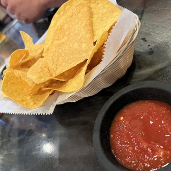 El Reparo - Complimentary chips and salsa. Very big chips. - Mexican Near Me - Bartlett, New Hampshire