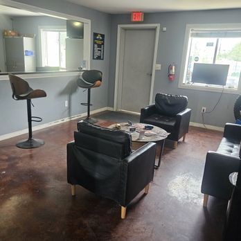 Lone Star Body Shop - Our office is meant to feel cozy and more 1-on-1 than just a counter transaction. You can sit down with our estimators and go over details - Body Shops Near Me - Austin, Texas Lone Star Body Shop - Our office is meant to feel cozy and more 1-on-1 than just a counter transaction. You can sit down with our estimators and go over details - Body Shops Near Me - Austin, Texas