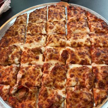Hometowne Pizza - Half pepperoni and sausage and half cheese- simple and done well! - Pizza Near Me - Minneapolis, Minnesota Hometowne Pizza - Half pepperoni and sausage and half cheese- simple and done well! - Pizza Near Me - Minneapolis, Minnesota