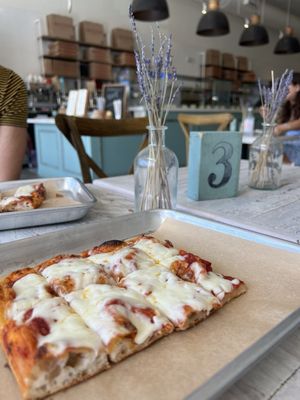 Blozzom Pizza by null