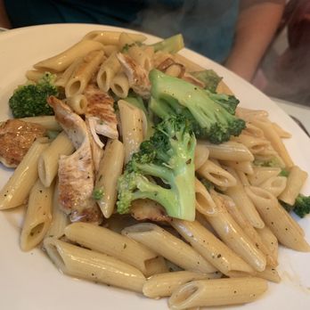 Marina Restaurant & Pizza - Broccoli and grilled chicken in garlic and oil - Pizza Near Me - Harriman, New York Marina Restaurant & Pizza - Broccoli and grilled chicken in garlic and oil - Pizza Near Me - Harriman, New York