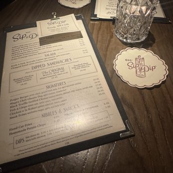 Gus' Sip & Dip - Pubs Near Me - Chicago, Illinois
