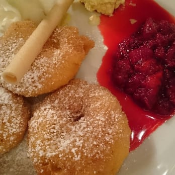 Steichele - Die Apfelküchle mit Himbeeren und Vanilleeis sind unfassbar lecker und jede Kalorie wert - Wine Bars Near Me - Nuremberg, BY