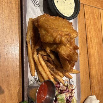 Maui Brewing - Bikini blonde fish and chips - Brewpubs Near Me - Lahaina, Hawaii Maui Brewing - Bikini blonde fish and chips - Brewpubs Near Me - Lahaina, Hawaii