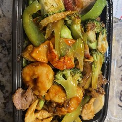 China Garden - Happy Family
