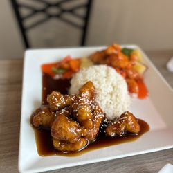 Chang Cuisine - Sesame and Orange Chicken Combo w/ White Rice